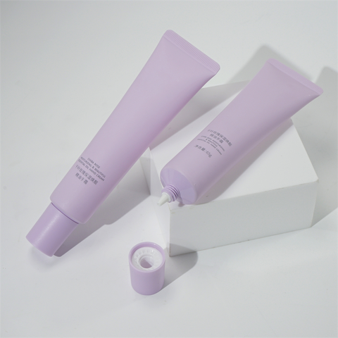 Туба пластиковая Веста 20 мл, 30 мл, 50 мл  Pantone Color 000-030844 фото